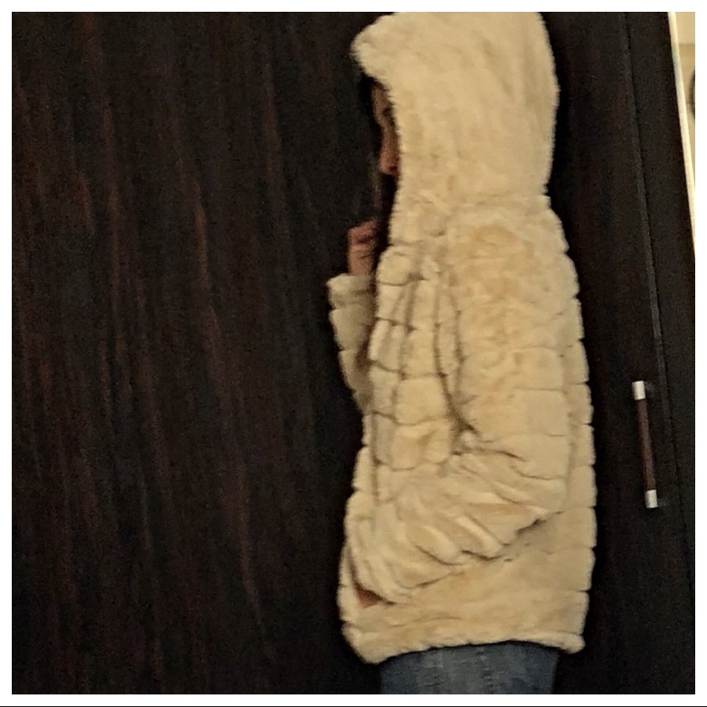 ✨LAST ONE ✨PARIS Faux fur zip up hooded jacket - Picture 5 of 7